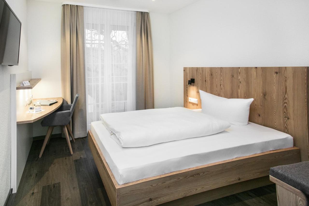 Hotel-Gasthaus Engel Luttingen 劳芬博格 外观 照片