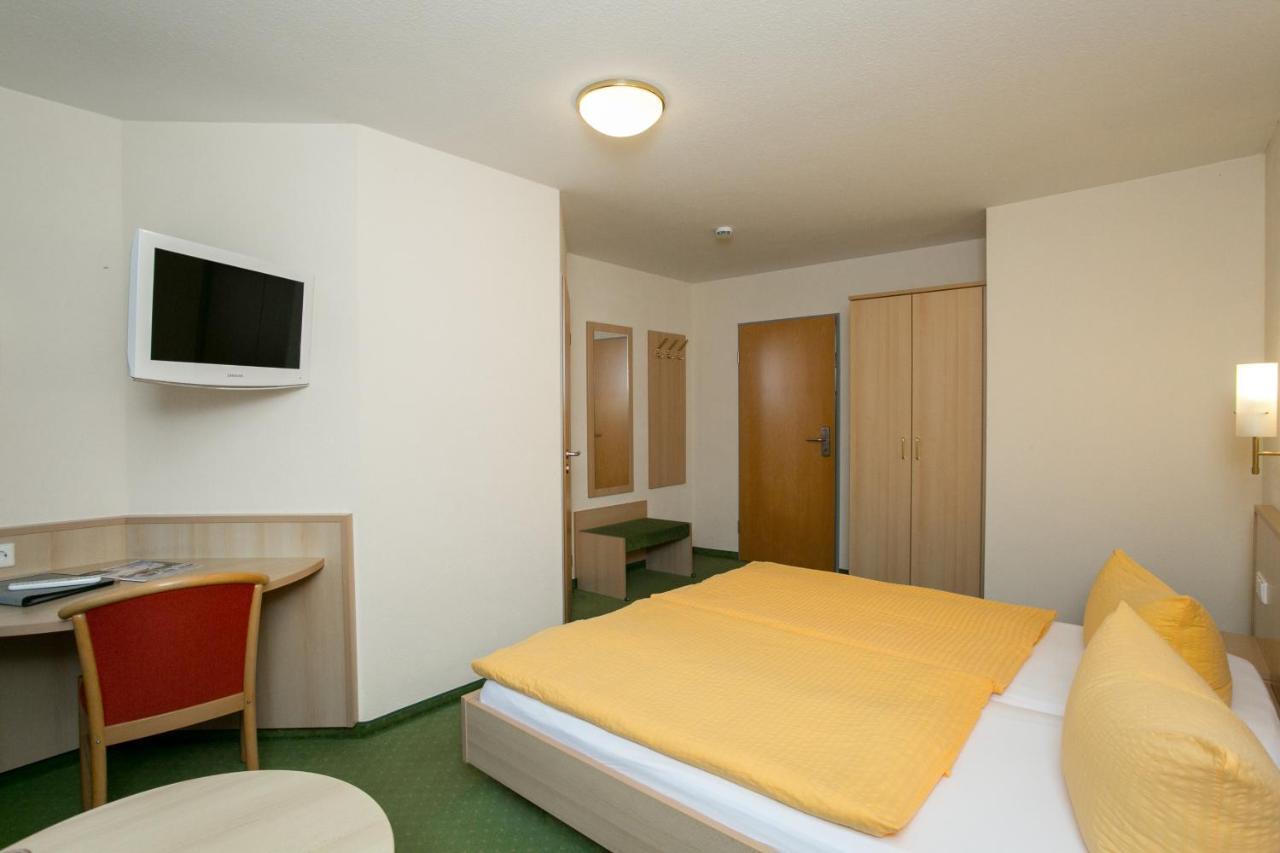 Hotel-Gasthaus Engel Luttingen 劳芬博格 外观 照片