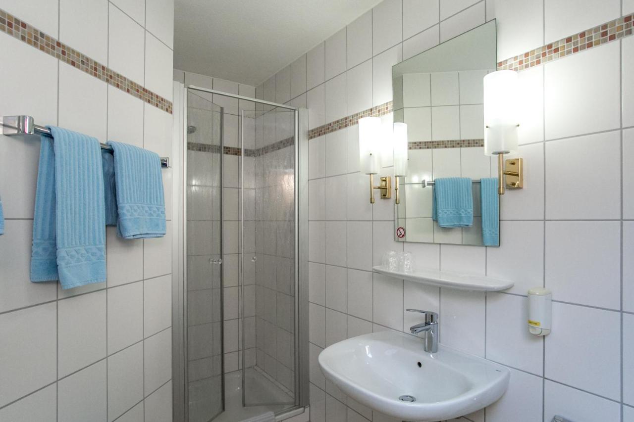 Hotel-Gasthaus Engel Luttingen 劳芬博格 外观 照片