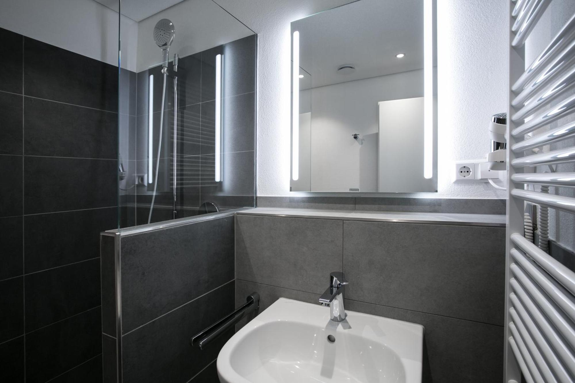 Hotel-Gasthaus Engel Luttingen 劳芬博格 客房 照片