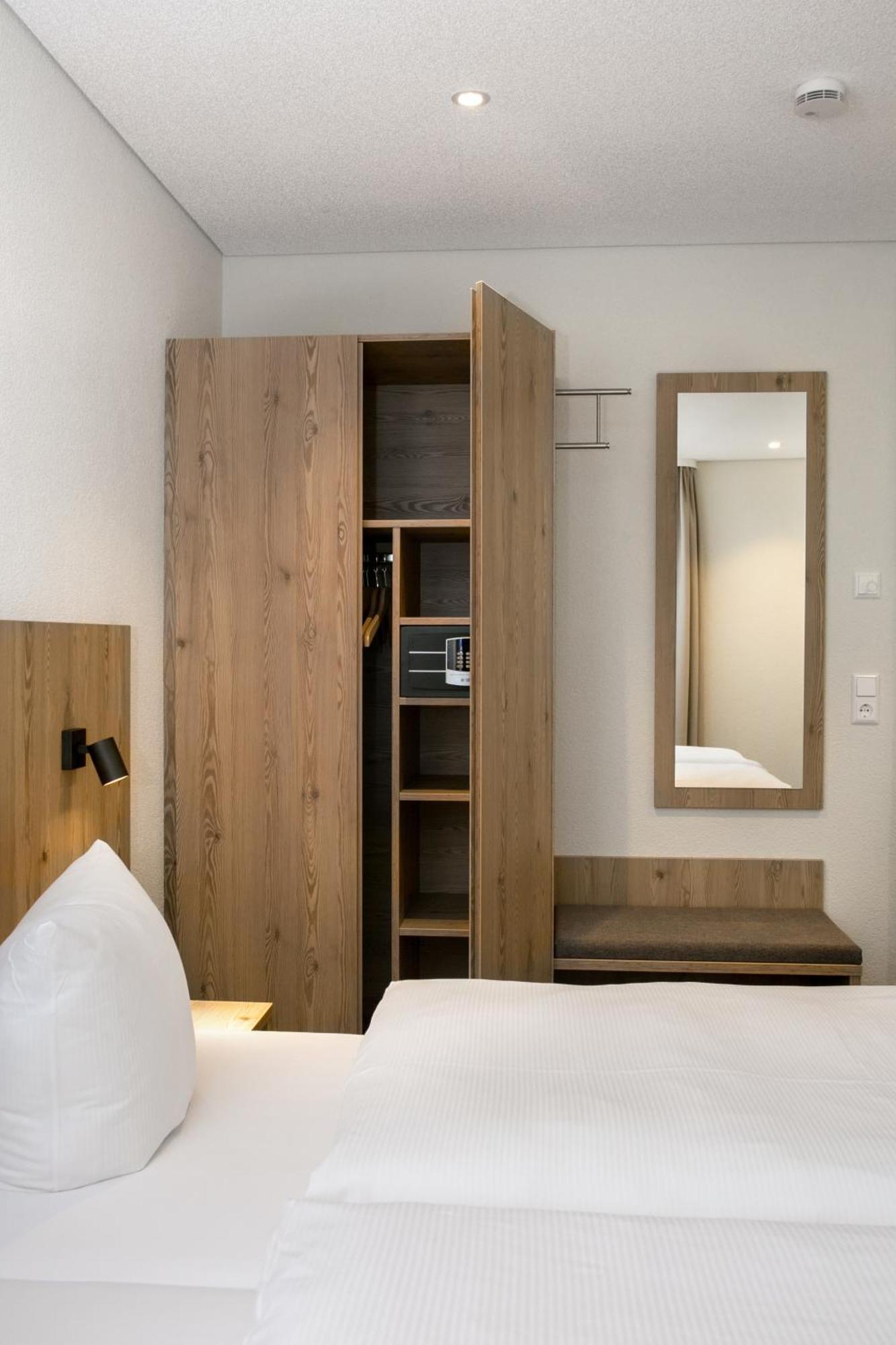 Hotel-Gasthaus Engel Luttingen 劳芬博格 客房 照片