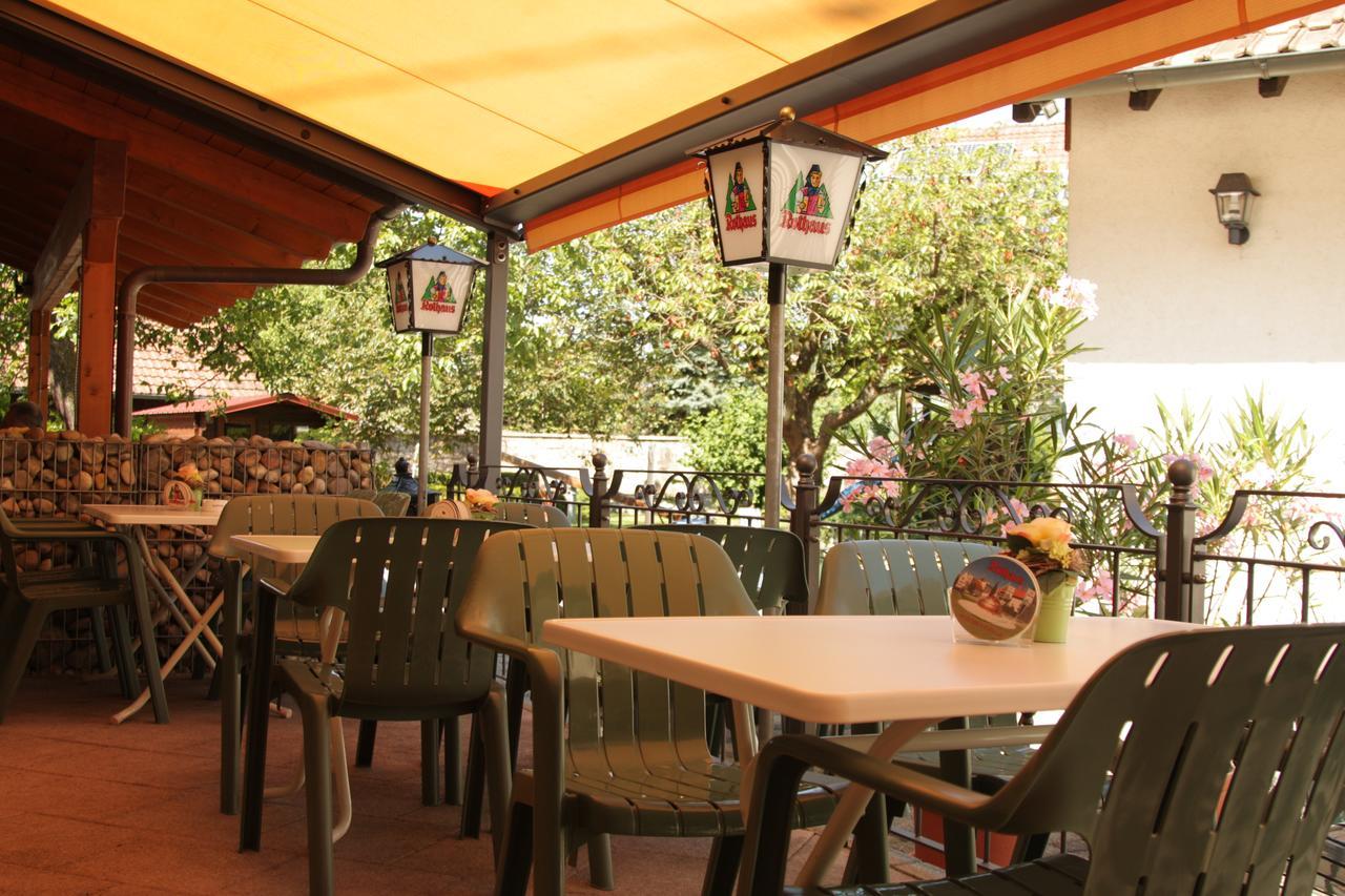 Hotel-Gasthaus Engel Luttingen 劳芬博格 外观 照片