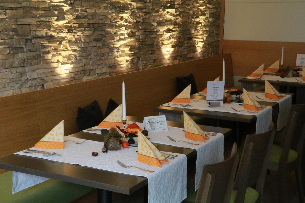 Hotel-Gasthaus Engel Luttingen 劳芬博格 外观 照片